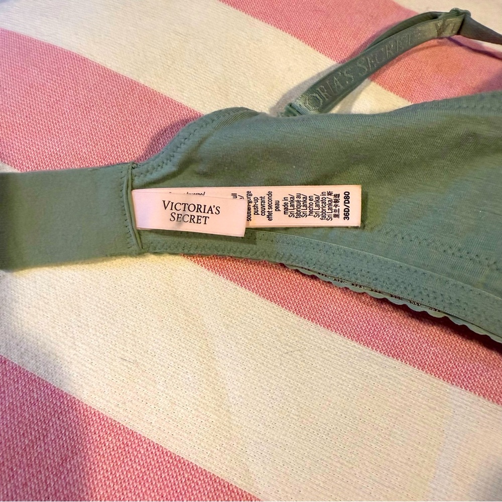 Victoria’s Secret T-Shirt Bra & Matching Panties - Picture 5 of 16